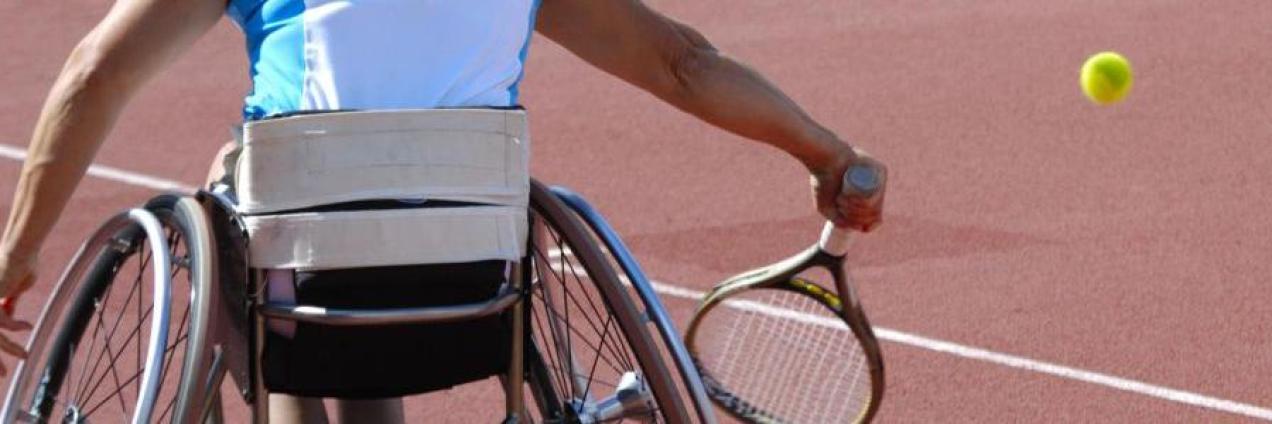 Deportista en silla de ruedas